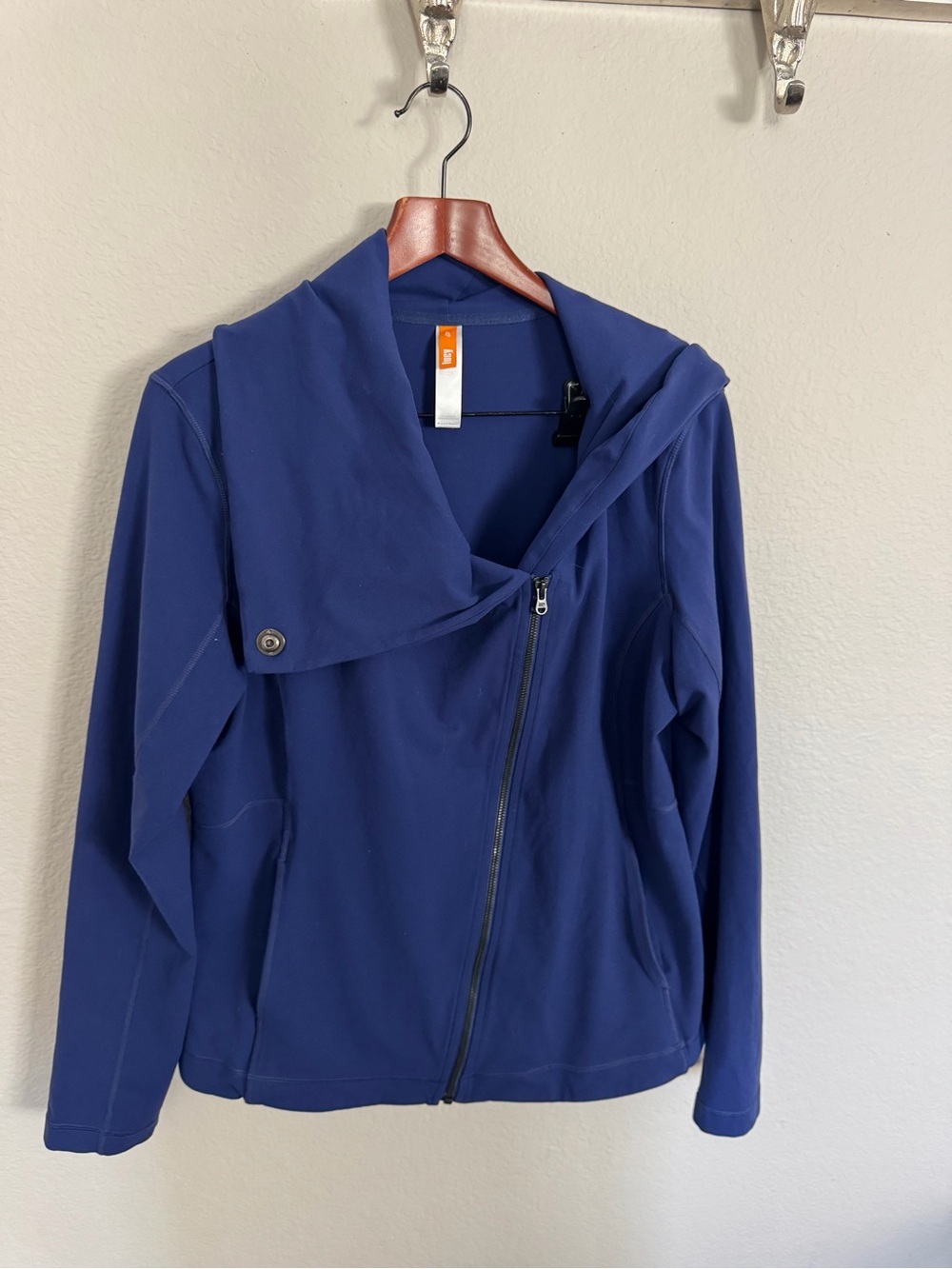Lucy Asymmetric Zip Blue Activewear Jacket XL